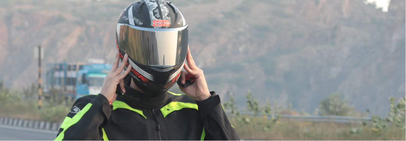 How To Wear Motorcycle Helmet Properly | Reviewmotors.co